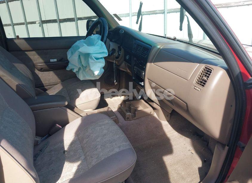 Photo 5 of 2000 Toyota Tacoma (VIN 4TANL42N9YZ653801)