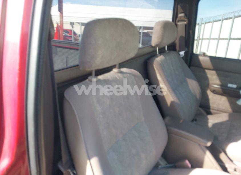 Photo 8 of 2000 Toyota Tacoma (VIN 4TANL42N9YZ653801)