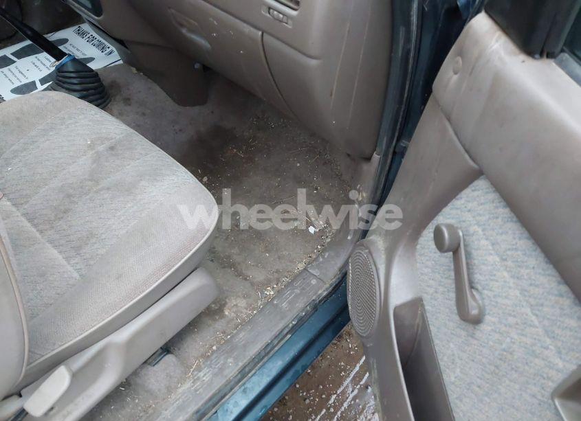 Photo 5 of 1996 Toyota Tacoma (VIN 4TANL42NXTZ093232)