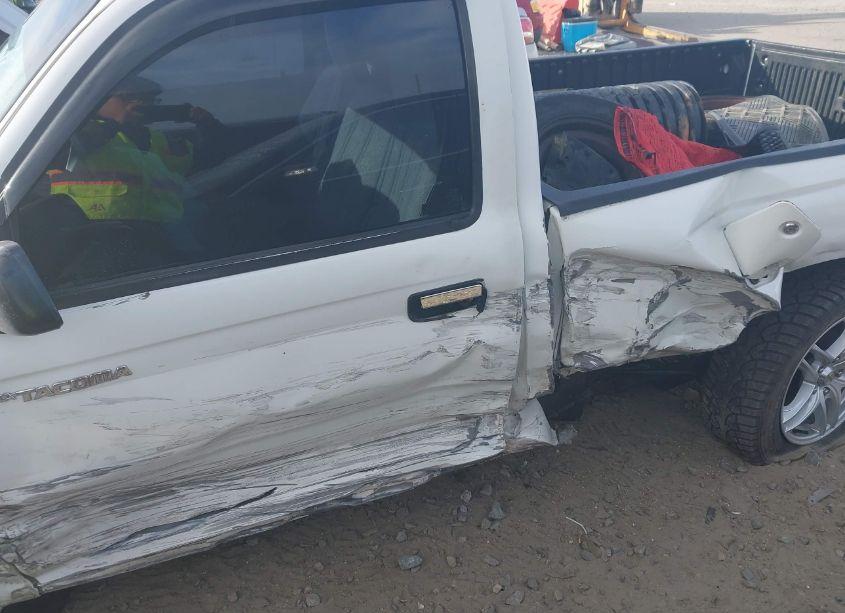 Photo 6 of 1999 Toyota Tacoma (VIN 4TANL42NXXZ403689)