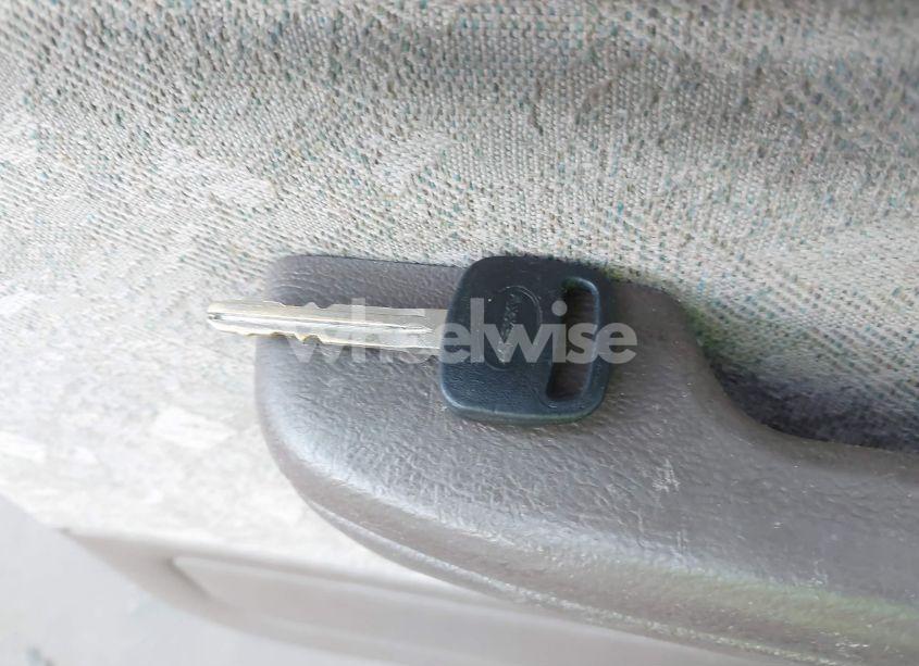 Photo 11 of 2000 Toyota Tacoma PRERUNNER (VIN 4TANM92N9YZ676098)