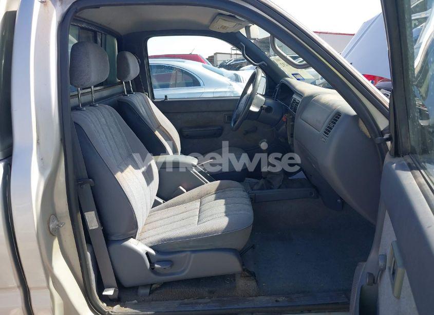 Photo 5 of 2000 Toyota Tacoma (VIN 4TAPM62N2YZ603159)
