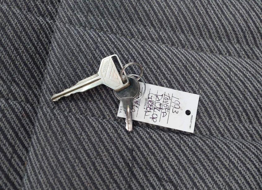 Photo 11 of 1993 Toyota Pickup 1/2 TON SHORT WHLBSE DX (VIN 4TARN01P2PZ098969)