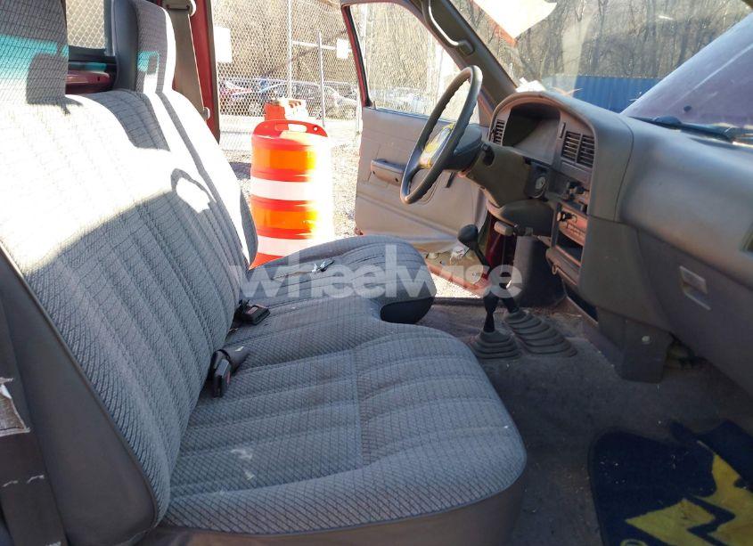 Photo 5 of 1994 Toyota Pickup 1/2 TON SHORT WHLBSE DX (VIN 4TARN01P5RZ217620)