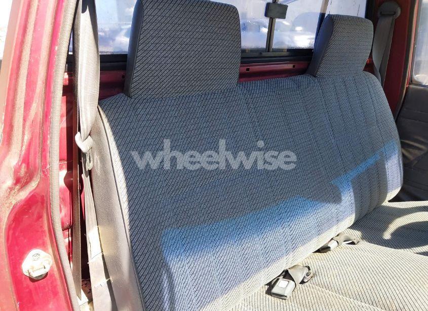 Photo 8 of 1994 Toyota Pickup 1/2 TON SHORT WHLBSE DX (VIN 4TARN01P5RZ268583)