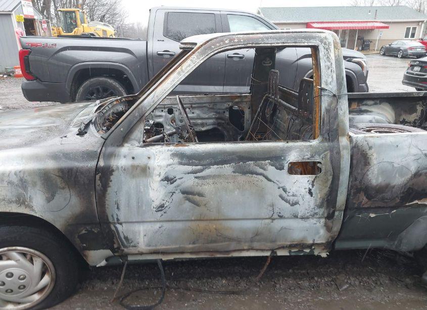 Photo 6 of 1992 Toyota Pickup 1/2 TON SHORT WHLBASE STB (VIN 4TARN81A1NZ039449)