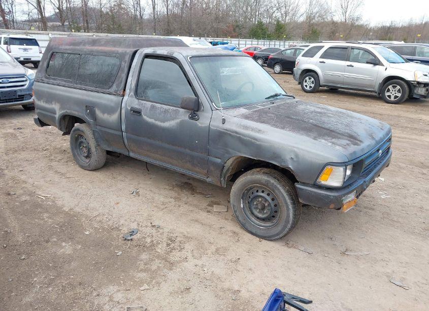 1992 Toyota Pickup 1/2 TON SHORT WHLBASE STB (VIN 4TARN81A9NZ032829) main photo