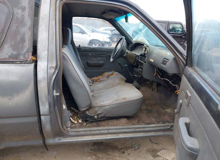 Photo 5 of 1992 Toyota Pickup 1/2 TON SHORT WHLBASE STB (VIN 4TARN81A9NZ032829)