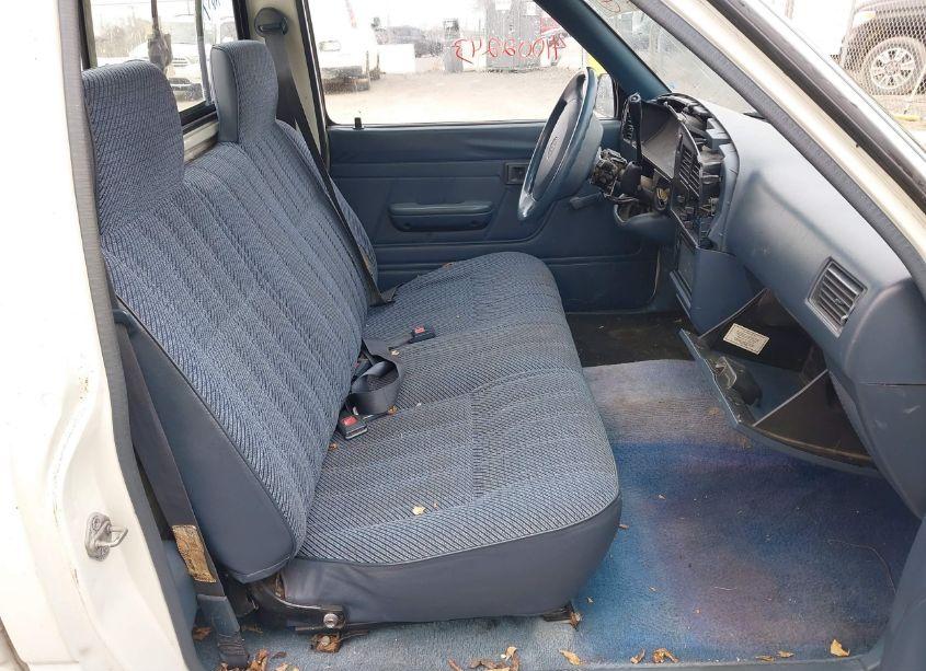 Photo 8 of 1993 Toyota Pickup 1/2 TON SHORT WHLBSE DX (VIN 4TARN81P2PZ132083)