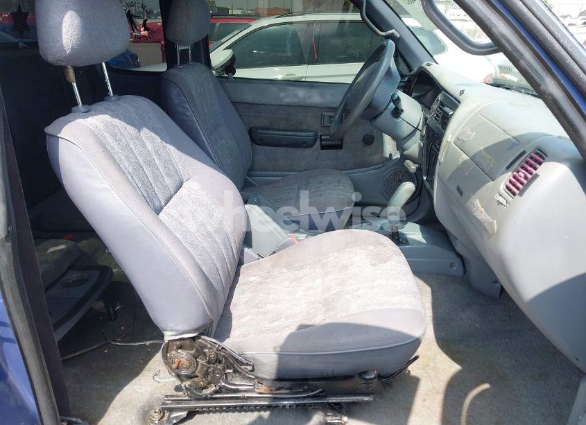 Photo 5 of 2000 Toyota Tacoma PRERUNNER (VIN 4TASM92N5YZ604138)