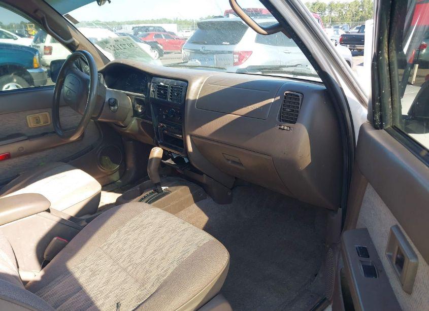 Photo 5 of 1999 Toyota Tacoma PRERUNNER (VIN 4TASM92N8XZ470501)