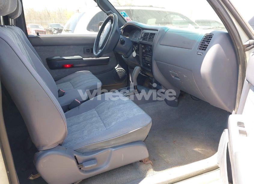 Photo 5 of 2000 Toyota Tacoma PRERUNNER V6 (VIN 4TASN92N0YZ633351)