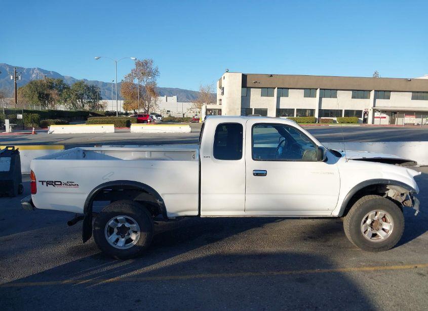 Photo 13 of 2000 Toyota Tacoma PRERUNNER V6 (VIN 4TASN92N5YZ645897)
