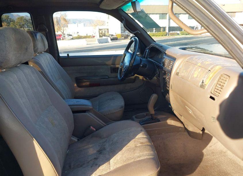 Photo 5 of 2000 Toyota Tacoma PRERUNNER V6 (VIN 4TASN92N5YZ645897)