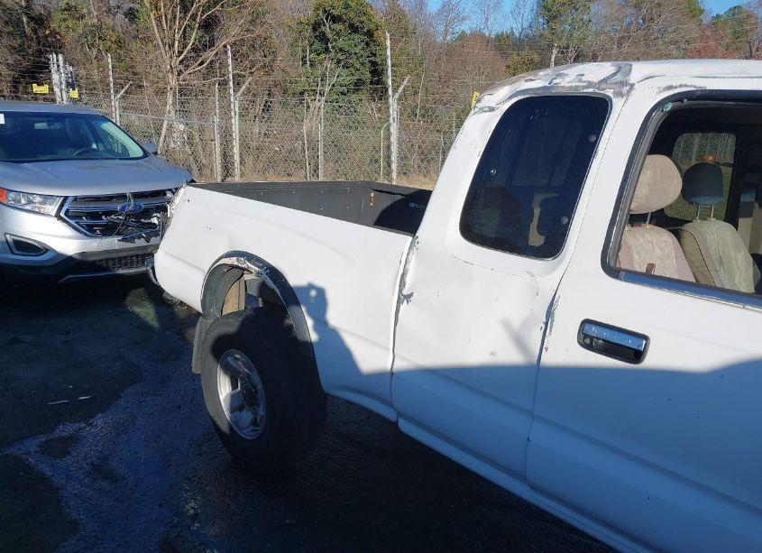 Photo 13 of 2000 Toyota Tacoma PRERUNNER V6 (VIN 4TASN92N9YZ634465)