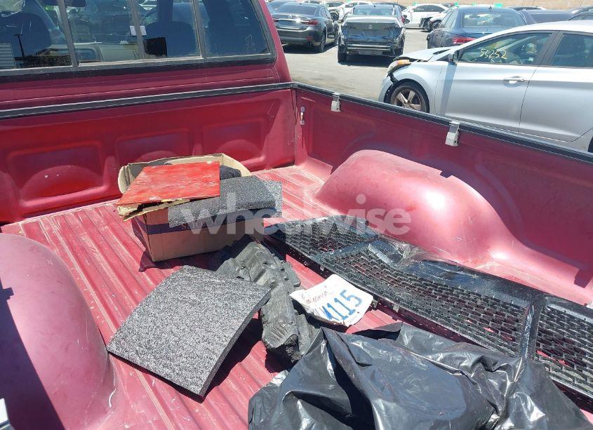Photo 12 of 2000 Toyota Tacoma PRERUNNER V6 (VIN 4TASN92N9YZ684038)