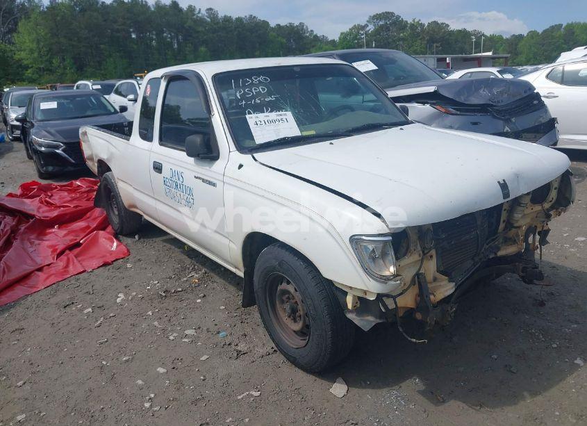 1995 Toyota Tacoma XTRACAB (VIN 4TAUN53B2SZ019575) main photo
