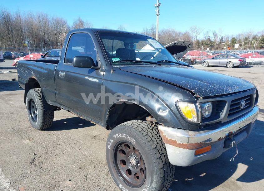 1995 Toyota Tacoma (VIN 4TAUN61C9SZ065809) main photo