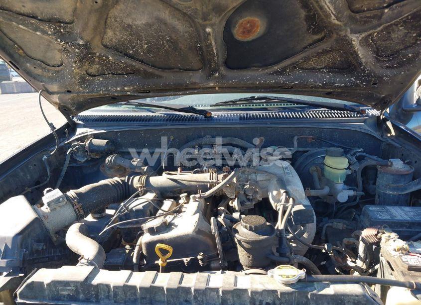 Photo 10 of 1995 Toyota Tacoma (VIN 4TAUN61C9SZ065809)