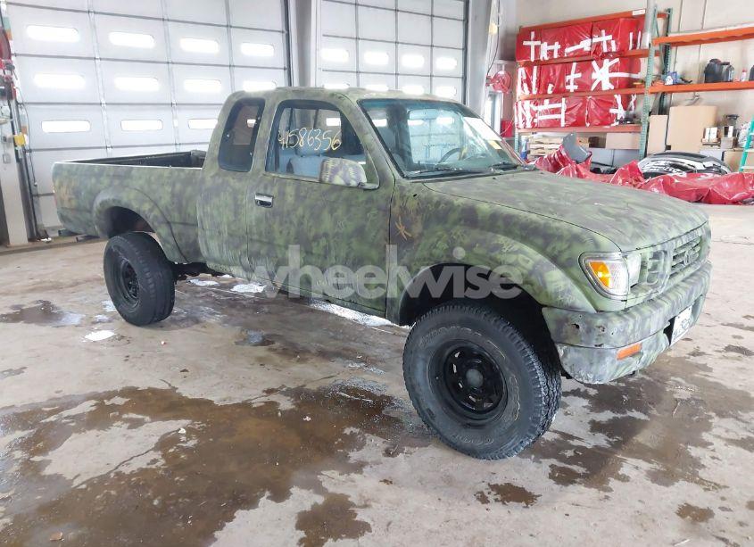 1995 Toyota Tacoma XTRACAB (VIN 4TAUN73C4SZ015905) main photo