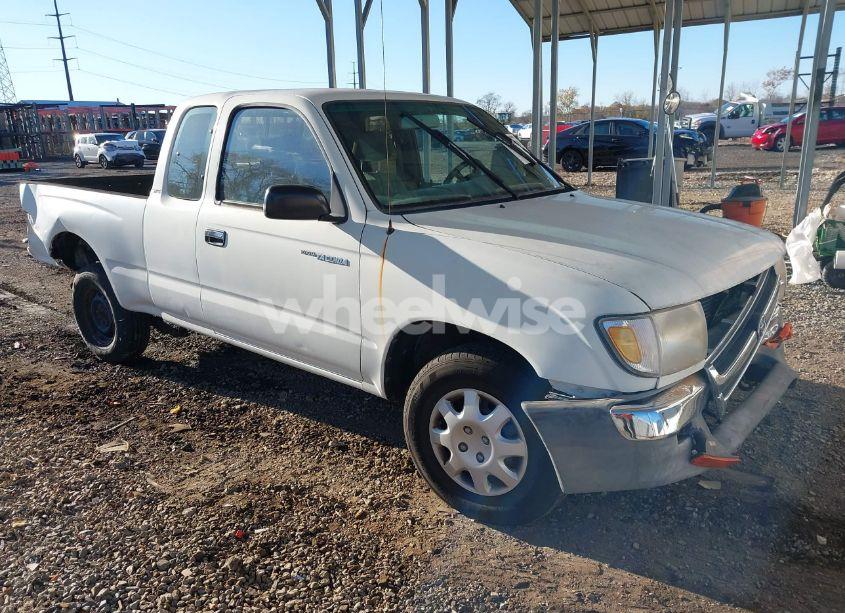 1998 Toyota Tacoma (VIN 4TAVL52N1WZ028022) main photo