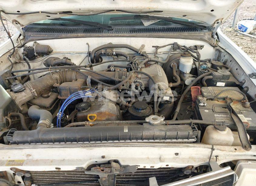 Photo 10 of 1998 Toyota Tacoma (VIN 4TAVL52N1WZ028022)