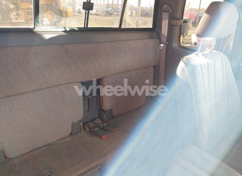 Photo 8 of 1998 Toyota Tacoma (VIN 4TAVL52N1WZ028022)