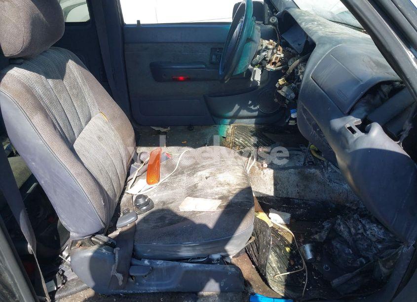 Photo 5 of 1999 Toyota Tacoma N/A (VIN 4TAVL52N1XZ451779)