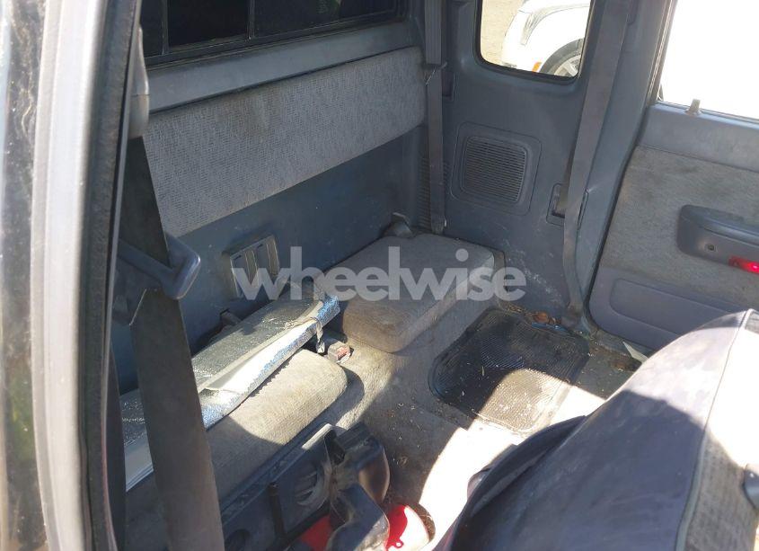 Photo 8 of 1999 Toyota Tacoma N/A (VIN 4TAVL52N1XZ451779)