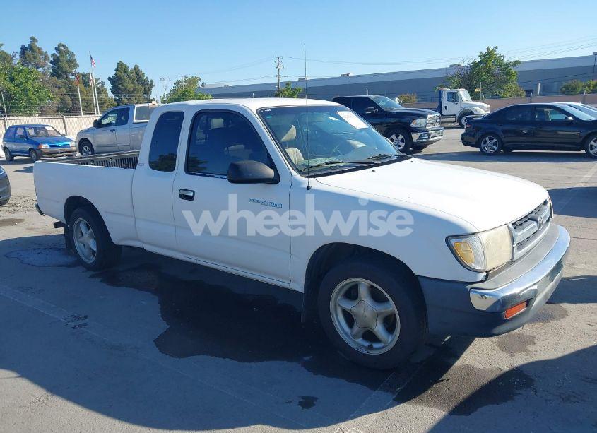 2000 Toyota Tacoma (VIN 4TAVL52N1YZ576718) main photo