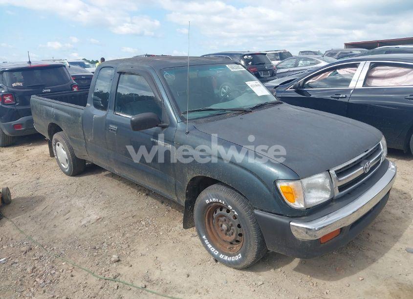 1998 Toyota Tacoma (VIN 4TAVL52N2WZ143695) main photo