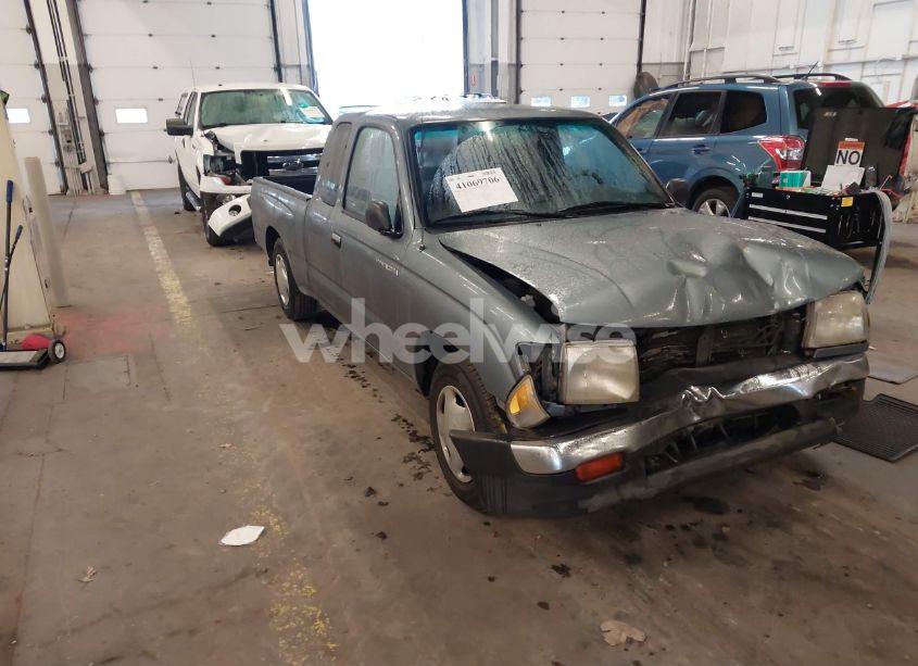 1998 Toyota Tacoma (VIN 4TAVL52N3WZ074967) main photo