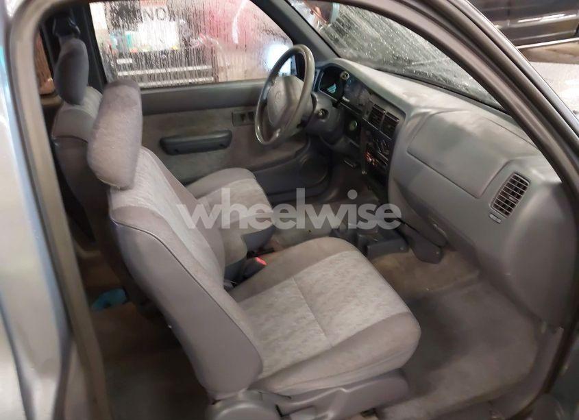 Photo 5 of 1998 Toyota Tacoma (VIN 4TAVL52N3WZ074967)