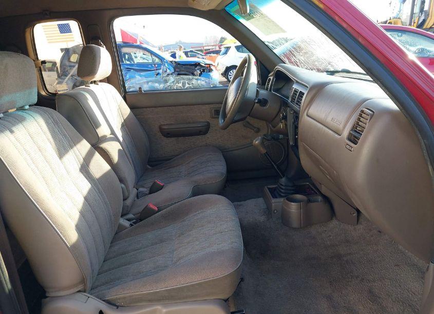 Photo 5 of 1998 Toyota Tacoma (VIN 4TAVL52N3WZ161977)