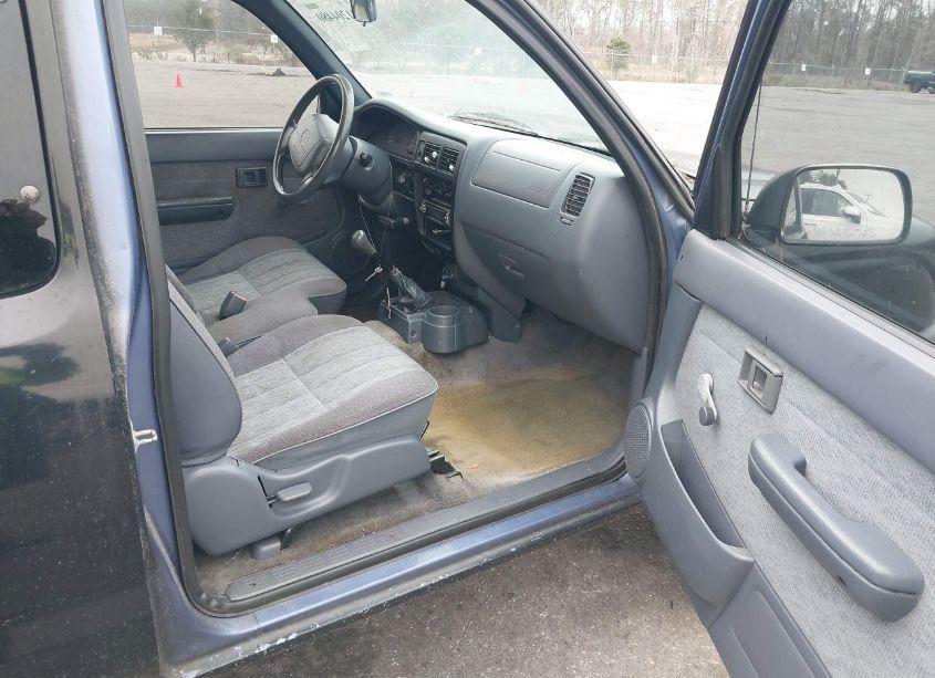 Photo 5 of 1999 Toyota Tacoma (VIN 4TAVL52N3XZ410828)