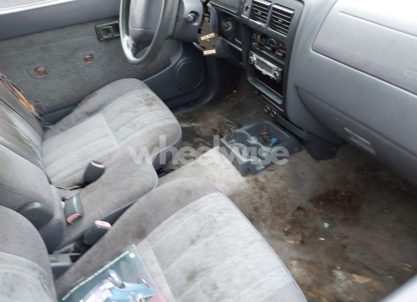 Photo 5 of 1999 Toyota Tacoma N/A (VIN 4TAVL52N3XZ457471)