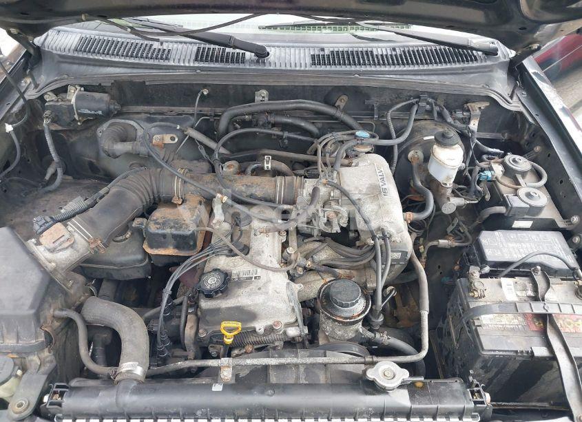 Photo 10 of 1998 Toyota Tacoma (VIN 4TAVL52N4WZ004085)