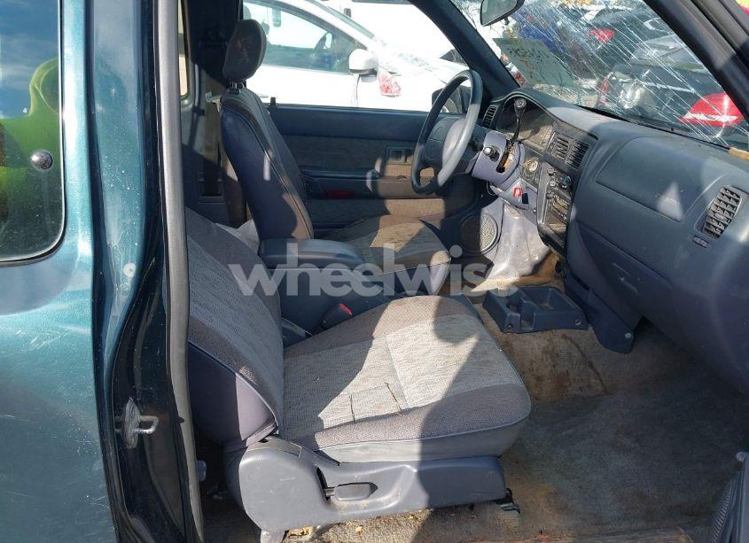 Photo 5 of 1998 Toyota Tacoma (VIN 4TAVL52N4WZ090384)