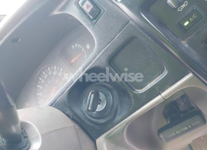 Photo 11 of 1999 Toyota Tacoma (VIN 4TAVL52N6XZ570718)