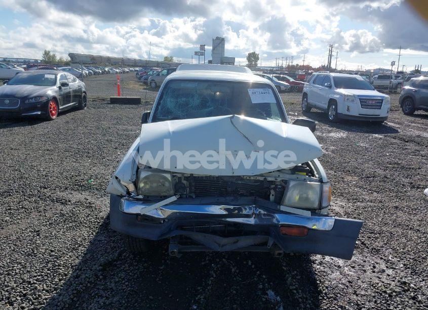 Photo 12 of 1998 Toyota Tacoma (VIN 4TAVL52N7WZ125144)