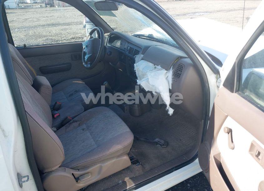 Photo 5 of 1998 Toyota Tacoma (VIN 4TAVL52N7WZ125144)