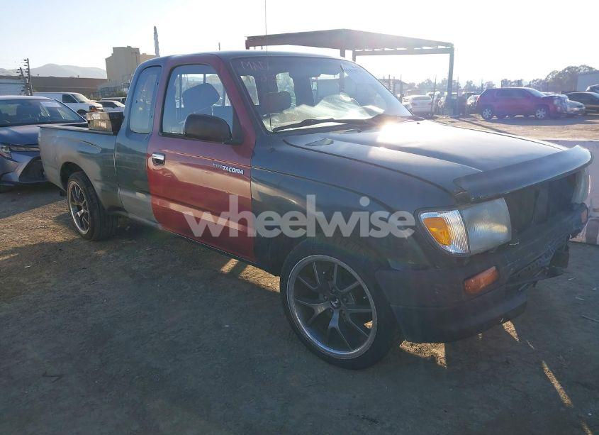 1998 Toyota Tacoma (VIN 4TAVL52N7WZ174652) main photo