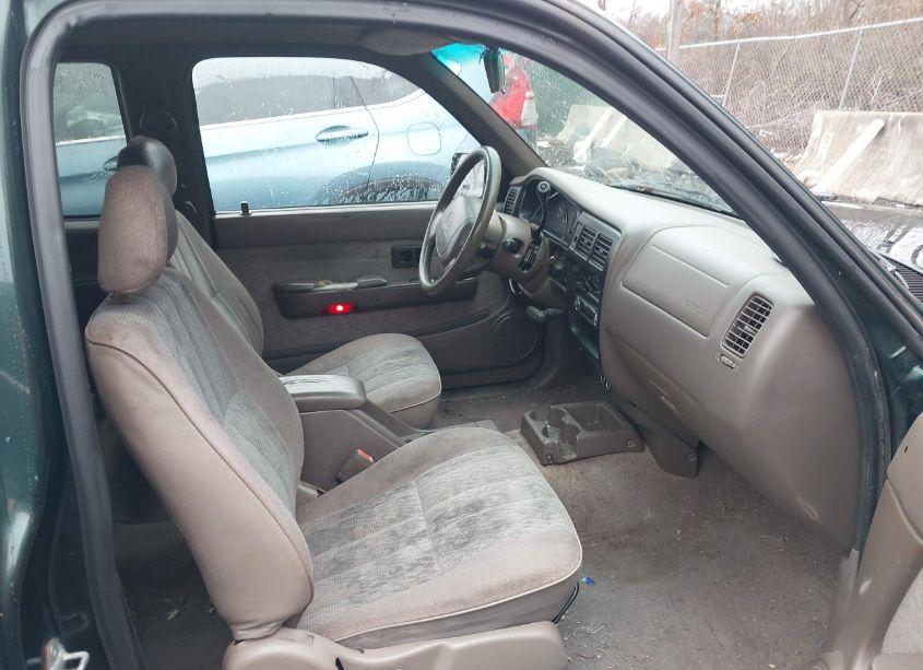 Photo 5 of 1999 Toyota Tacoma (VIN 4TAVL52N7XZ517378)