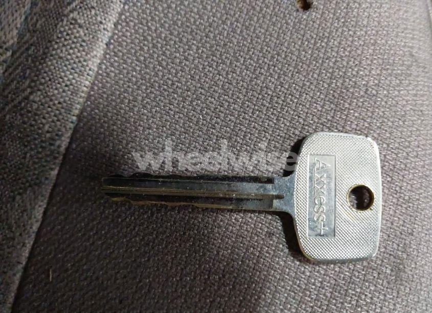 Photo 11 of 2000 Toyota Tacoma (VIN 4TAVL52N7YZ622665)