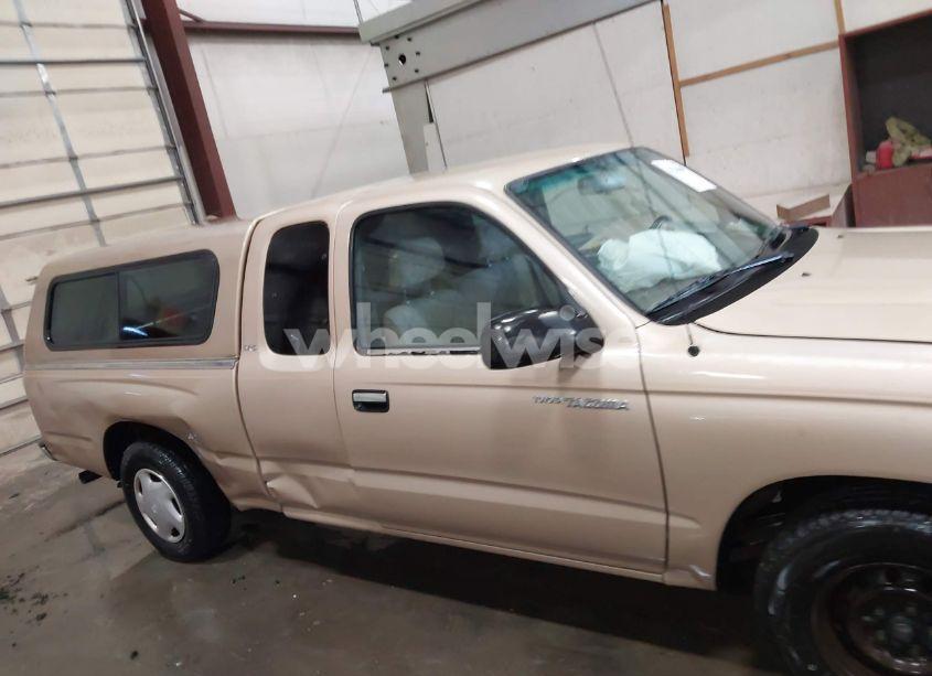 Photo 13 of 2000 Toyota Tacoma (VIN 4TAVL52N7YZ622665)