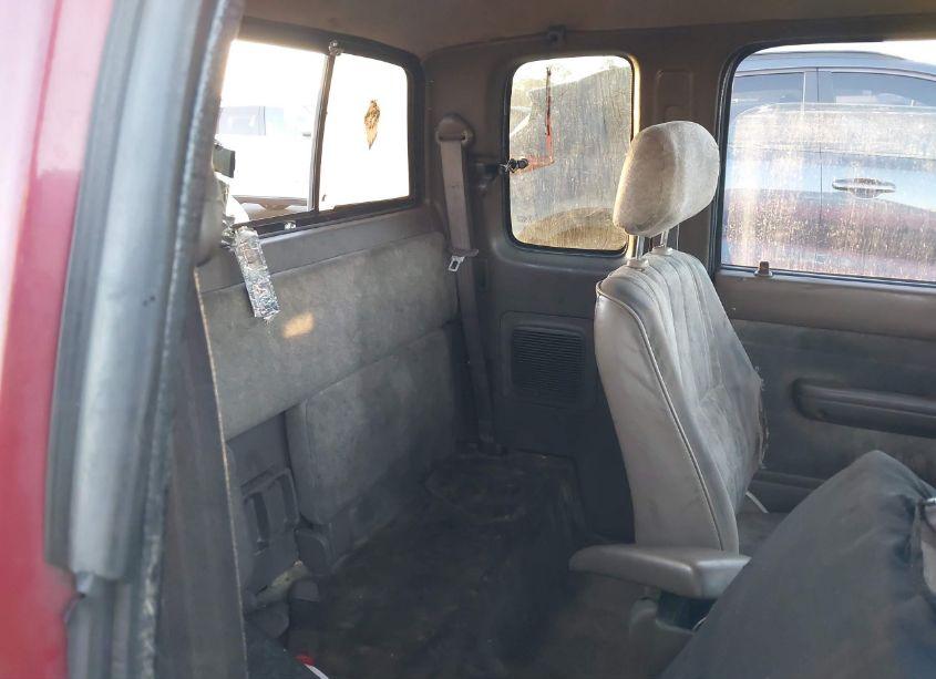 Photo 8 of 2000 Toyota Tacoma (VIN 4TAVL52N7YZ634816)