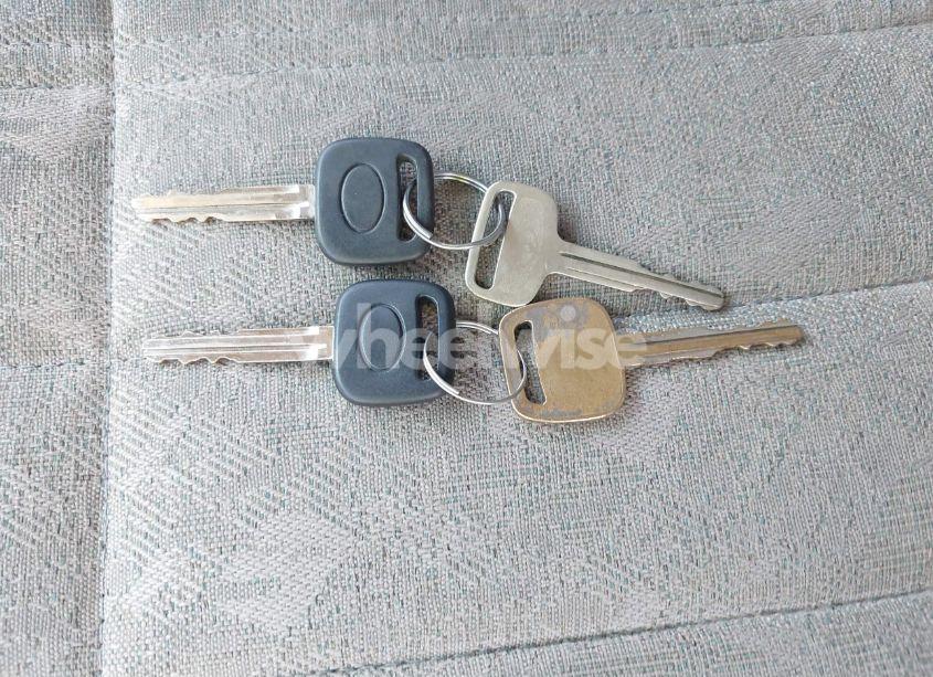 Photo 11 of 2000 Toyota Tacoma (VIN 4TAVL52N8YZ637515)