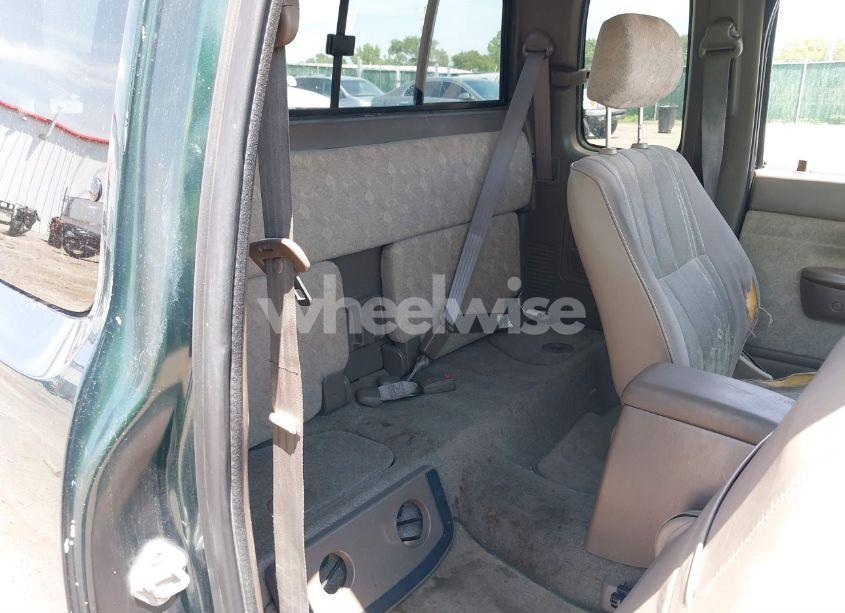 Photo 8 of 2000 Toyota Tacoma (VIN 4TAVL52N8YZ637515)