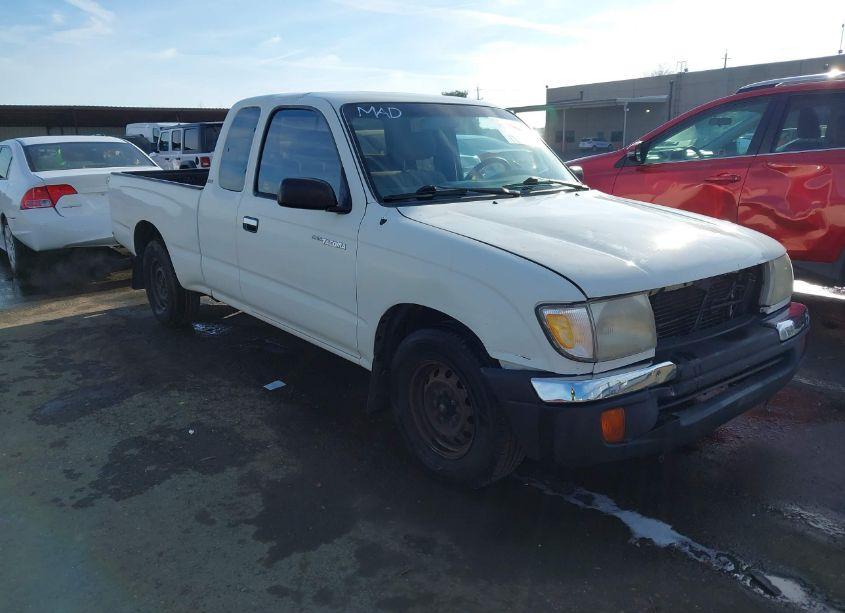 1998 Toyota Tacoma (VIN 4TAVL52NXWZ018816) main photo