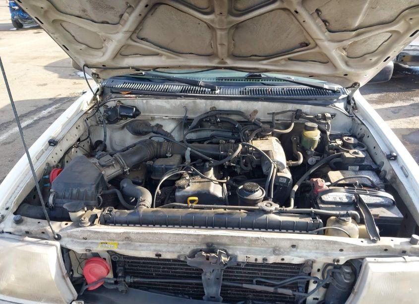Photo 10 of 1998 Toyota Tacoma (VIN 4TAVL52NXWZ018816)